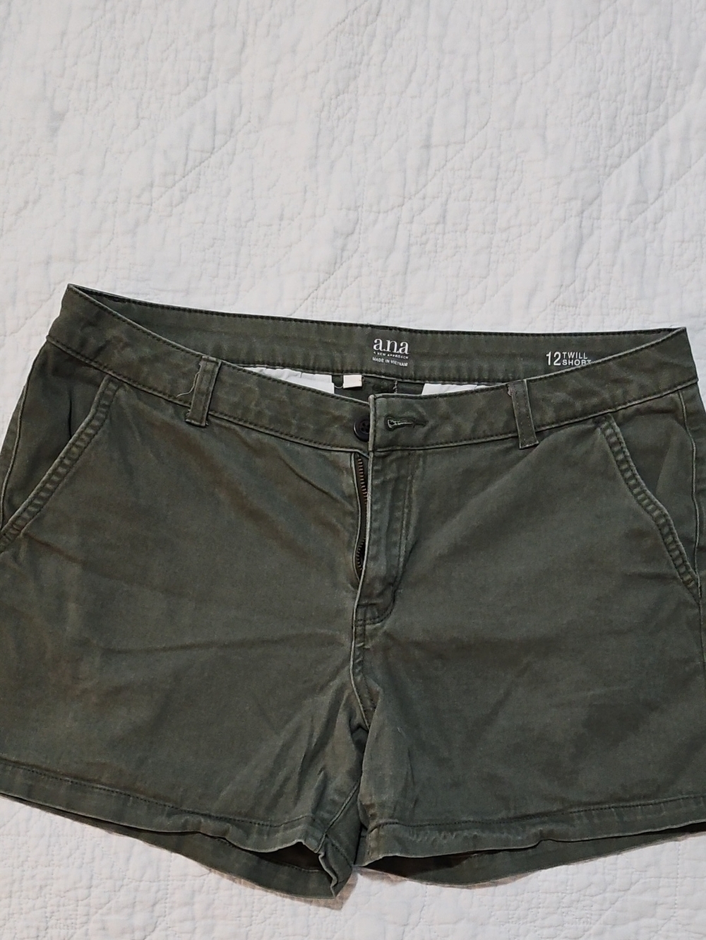 a.n.a Olive Twill Women's Shorts